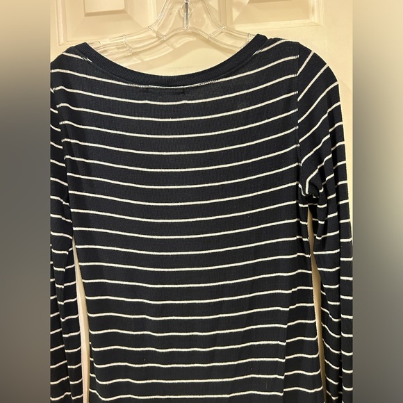 FREE with purchase:: XXI, Long Sleeve Top, Round Neck, Blue & White Strip, Sz S - Picture 8 of 11